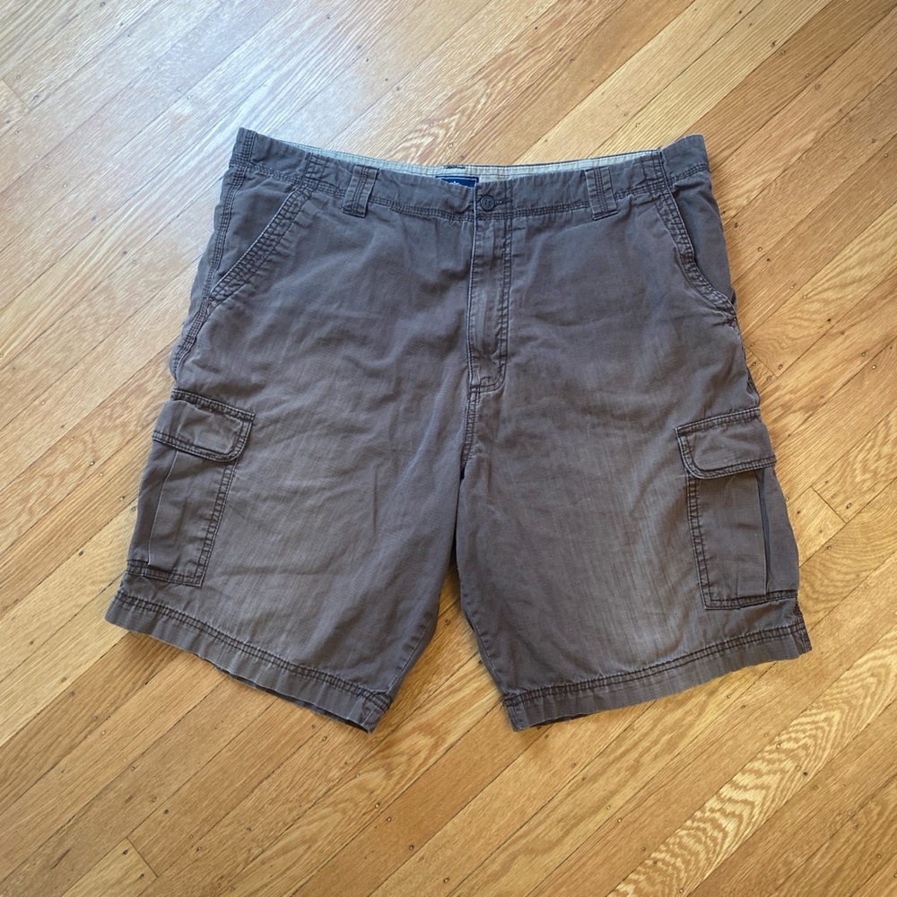 Brown Dockers cargo shorts with a relaxed fit